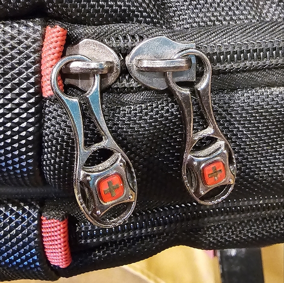 D Swiss Army Wegner Mainframe laptop briefcase bag New Without Tags - Picture 13 of 17